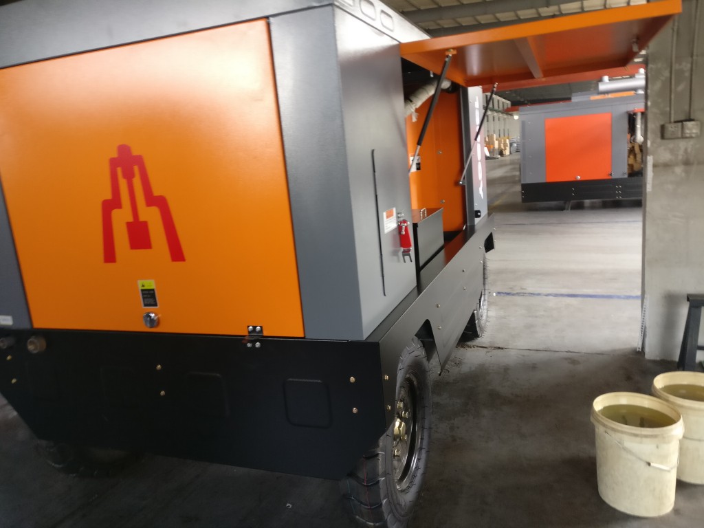 志高139SCY螺杆机1